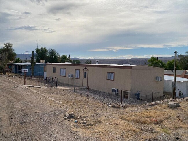 Building Photo - 2 Bedroom Mobile Located In Bullhead City