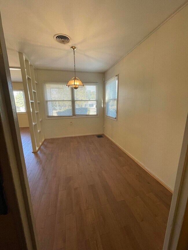 Building Photo - 3425 Trolley Line Rd