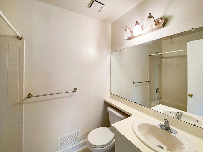 Building Photo - 269 Bromley Pl