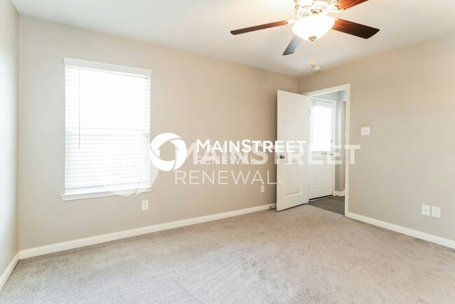 Building Photo - 23014 Bellini Dr