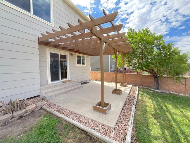 Building Photo - 7168 Prairie Wind Dr