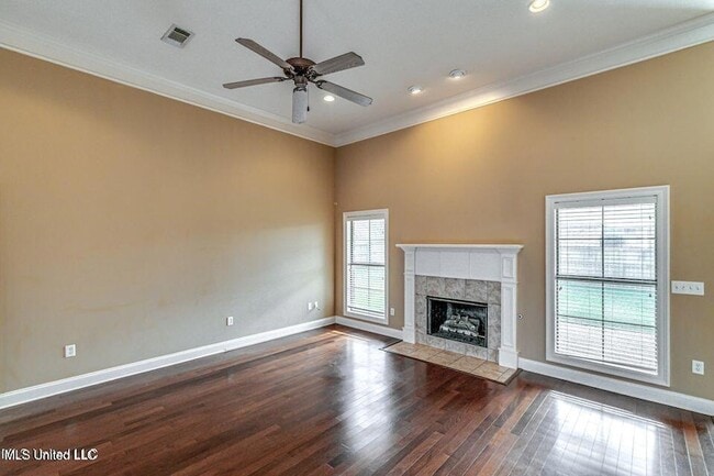 Building Photo - 401 Ash Tree Ln