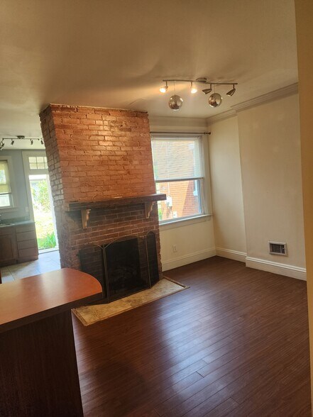 Building Photo - 5413 Bossart St