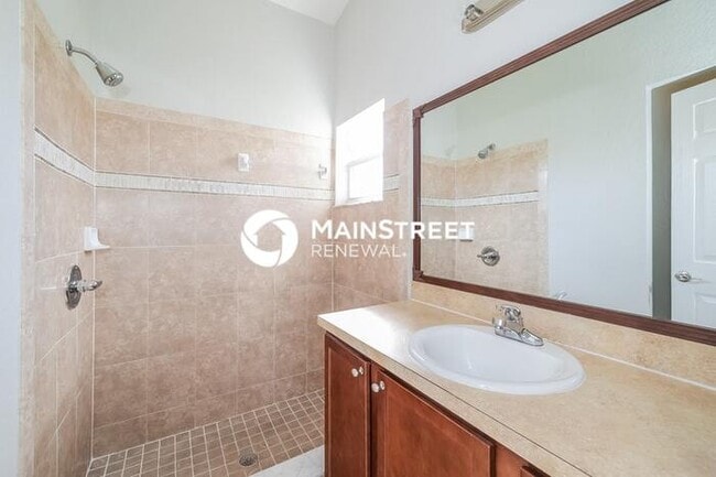 Building Photo - 3 Bedroom Pet-Friendly Home in Davenport, FL with Main Street Renewal