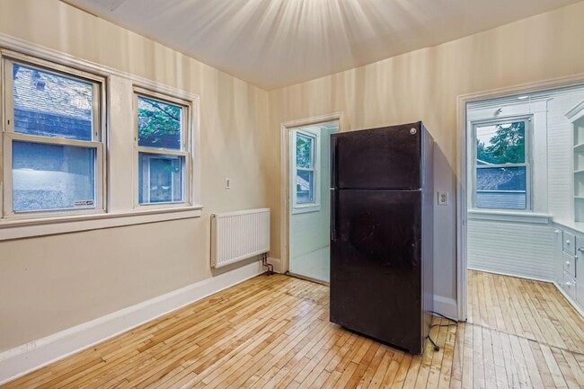 Building Photo - 2939 Russell Ave N