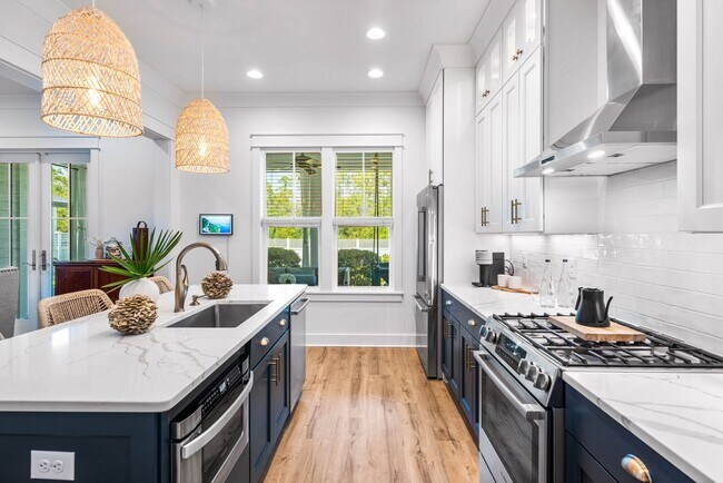 Building Photo - 245 Log Landing St