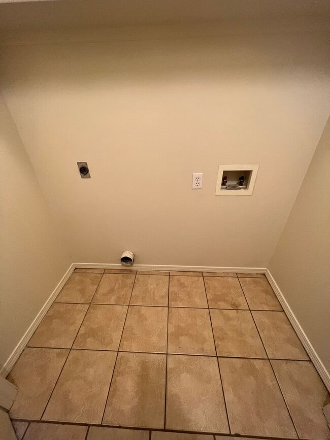 Building Photo - 1825 Wilder Ln