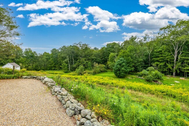 Building Photo - 43 Butternut Rd