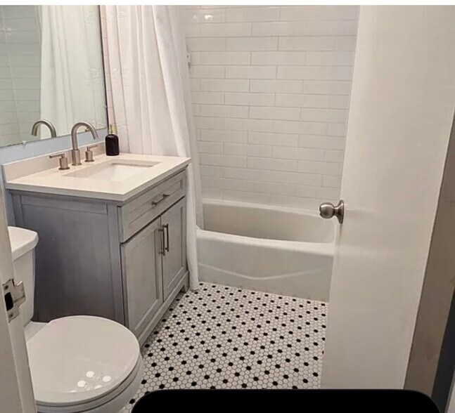 Building Photo - 655 W Irving Park Rd