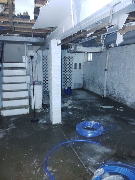 Building Photo - 4521 Oakwood Ave