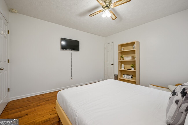Building Photo - 1223 Settlebench Ln