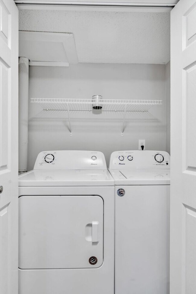 Building Photo - Bellemeade Highlands Condo