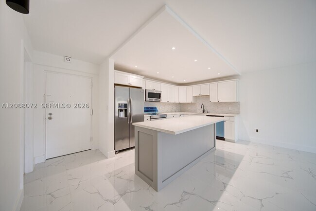 Building Photo - 14840 Naranja Lakes Blvd