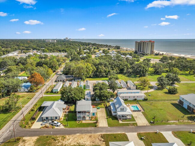 Building Photo - 171 Paradise Ave