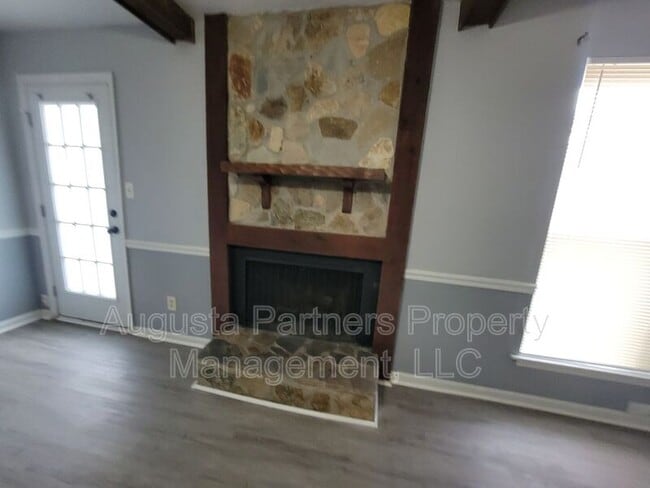 Building Photo - 4536 Hillside Dr