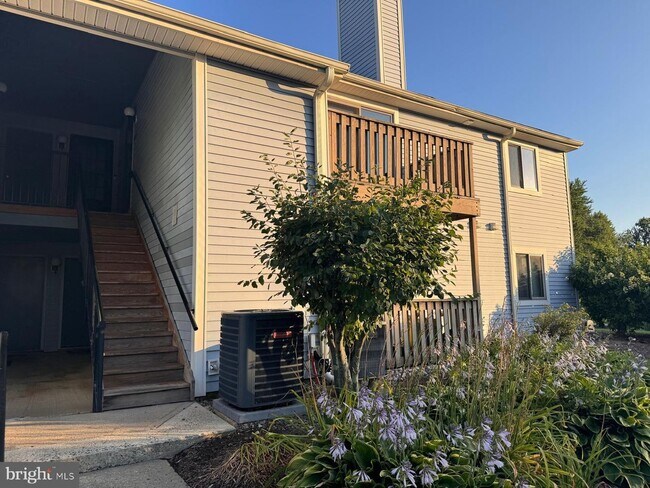 Building Photo - 815 Aspen Dr