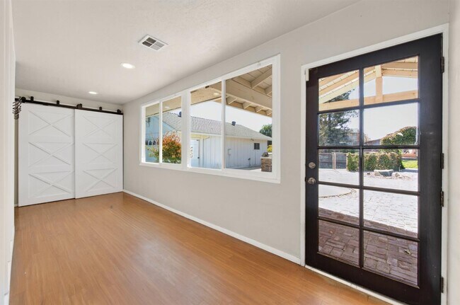 Building Photo - 4105 E Perrin Ave