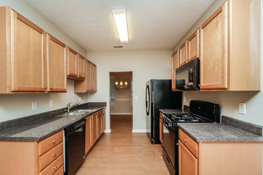 Building Photo - 5402 Somer Mill Rd