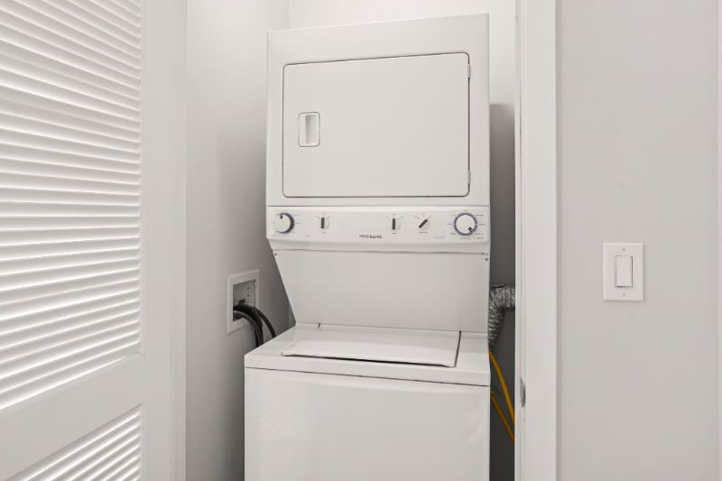 Building Photo - 211 S Halsted St