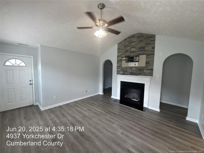 Building Photo - 4937 Yorkchester Dr