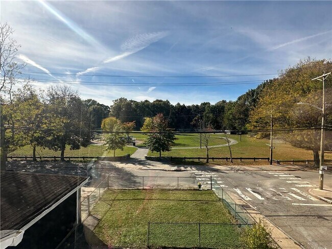 Building Photo - 24 Vale St