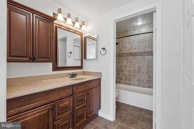 Building Photo - 11144 Beaver Trail Ct