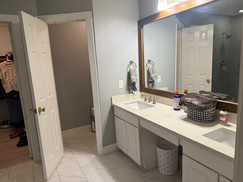 Building Photo - 19507 Dawn Canyon Rd