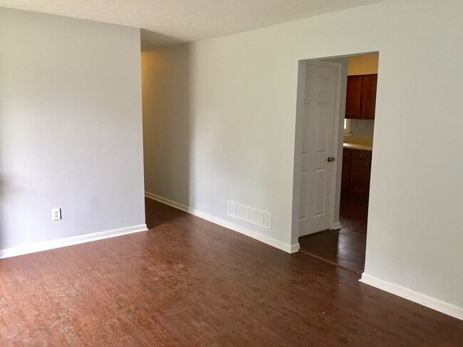 Building Photo - Charming 3 bed, 1 Bath in Shelbyville!