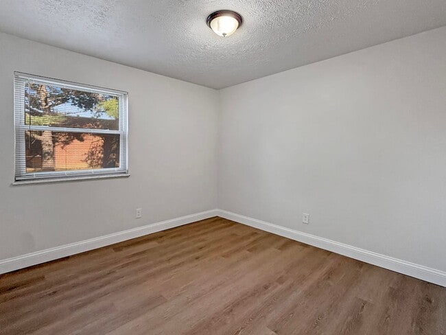 Building Photo - Evansville, Indiana*** 2 Bed 2 Bath $1119.00/mo***No Deposit $0