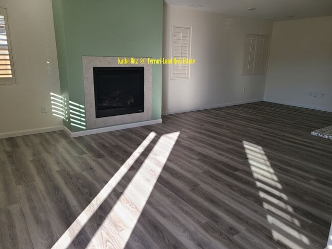Building Photo - Back on market!! CUTE newer Lemmon Valley ...