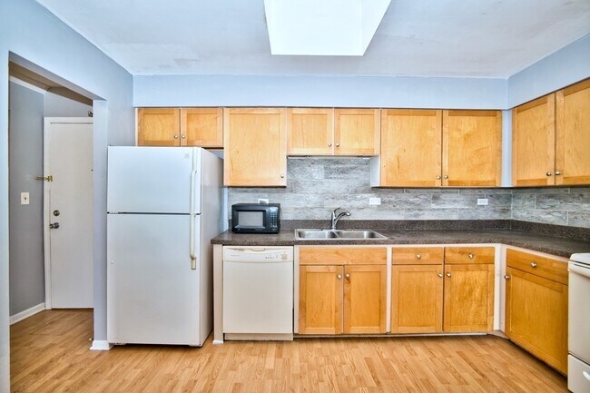 Building Photo - 9445 Kenton Ave