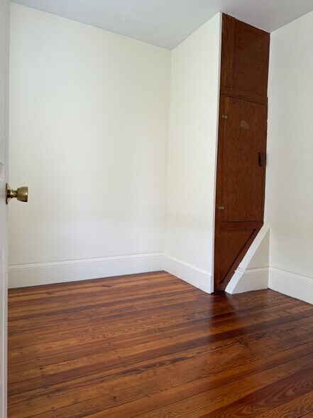 Building Photo - 192 Webster Ave