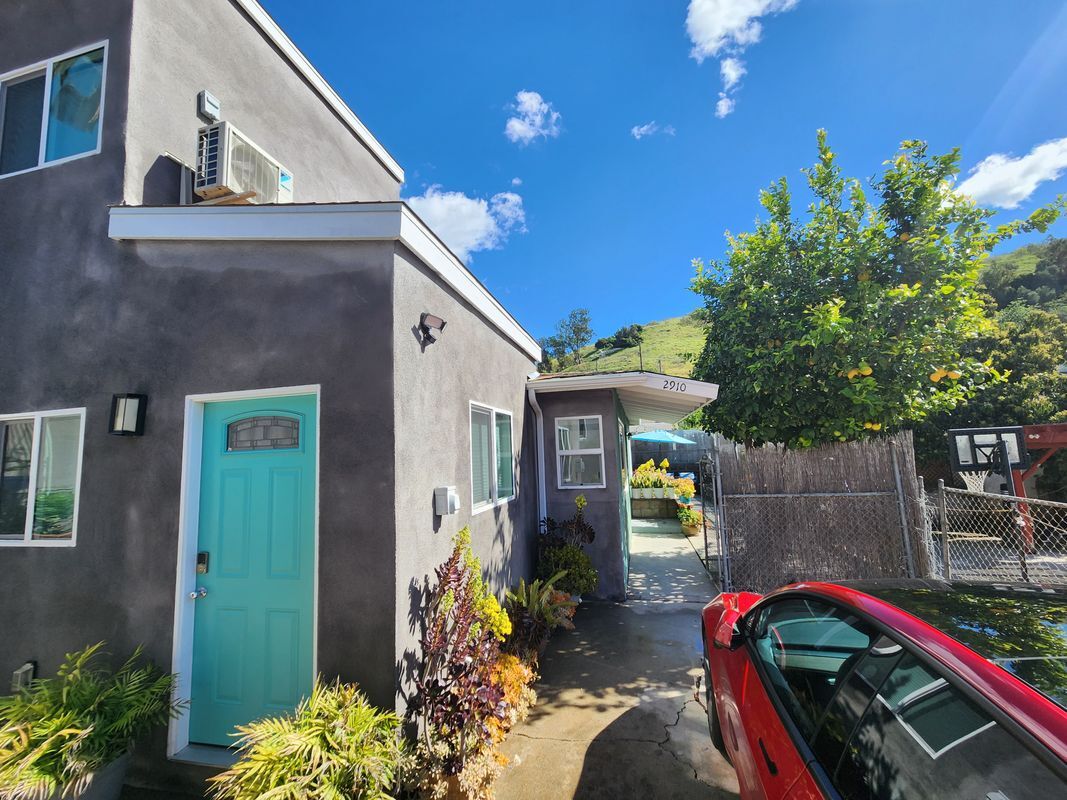 Building Photo - 2910 Lincoln Park Ave