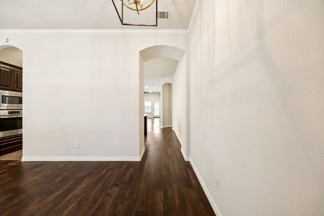 Building Photo - 2317 Houston Dr