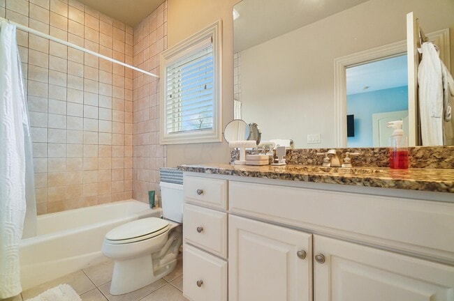 Building Photo - 6655 Traquair Pl