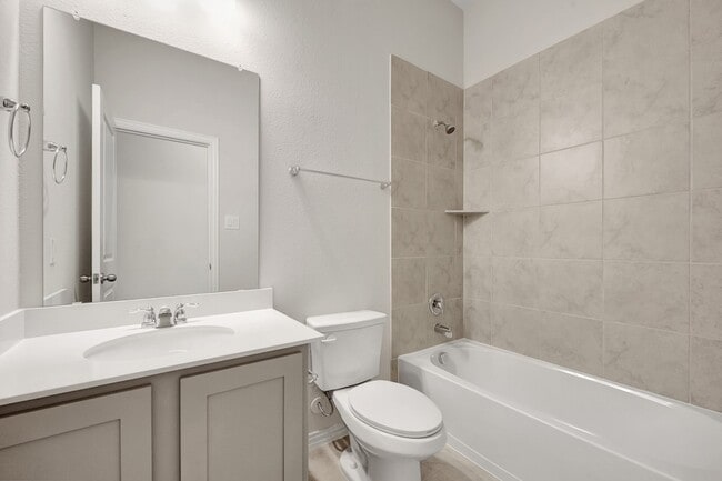 Building Photo - 2810 Woodbrook Dr