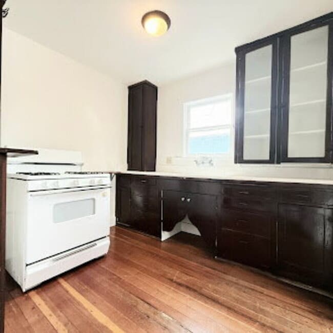 Building Photo - 1048 Laguna Ave