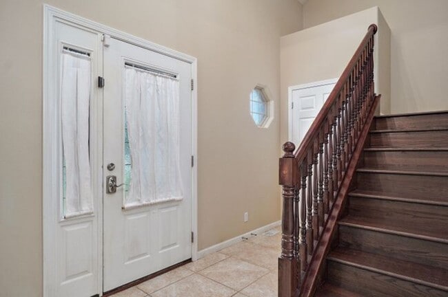 Building Photo - 1403 W Maplewood St