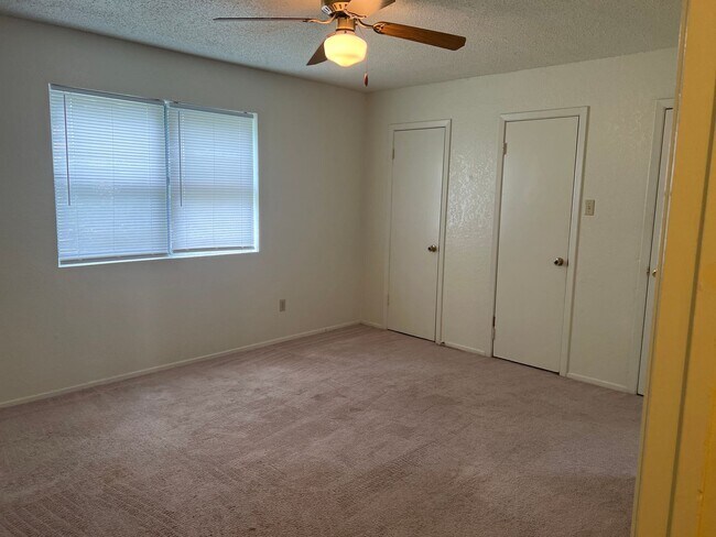 Building Photo - 2801 Schwald Rd - Call LONGHORN PROPERTIES...