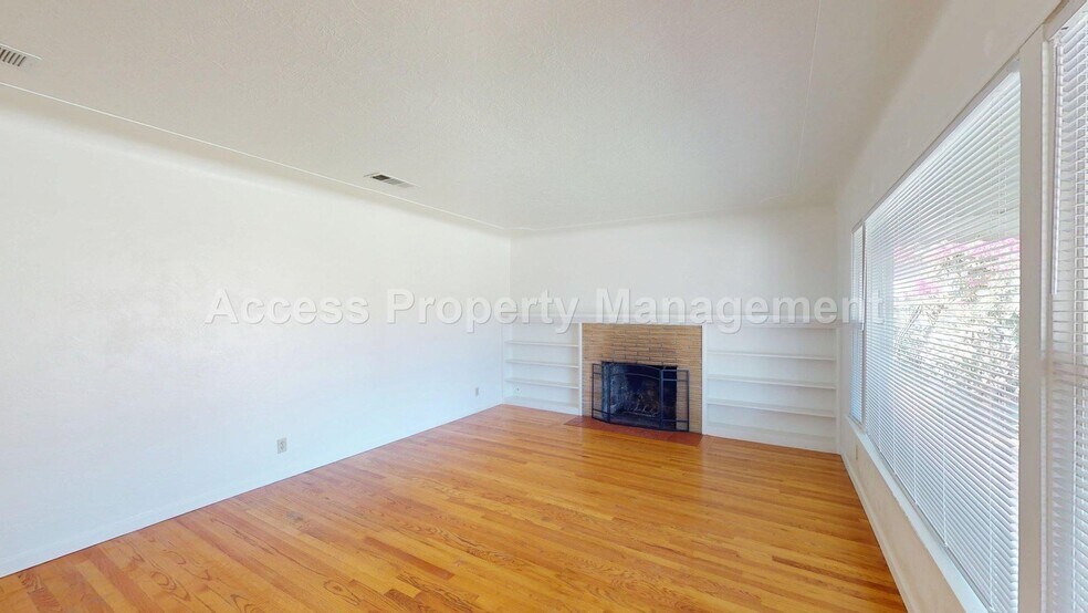 Building Photo - 2324 Bellamy St