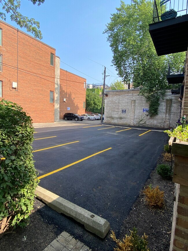 Building Photo - 455 W Grant Pl