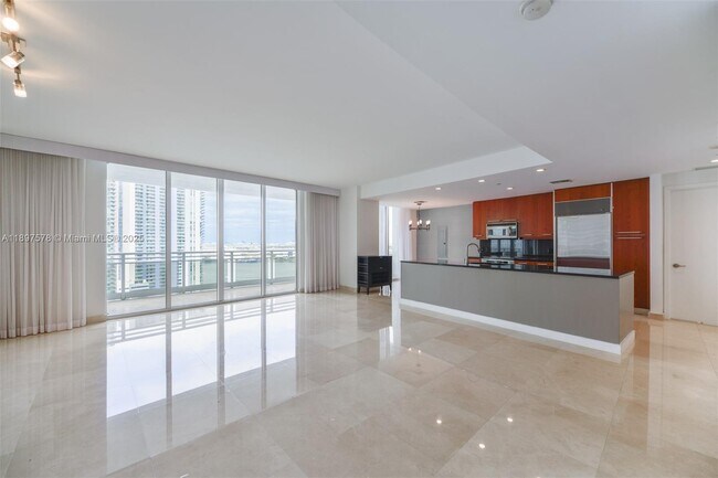 Building Photo - 901 Brickell Key Blvd