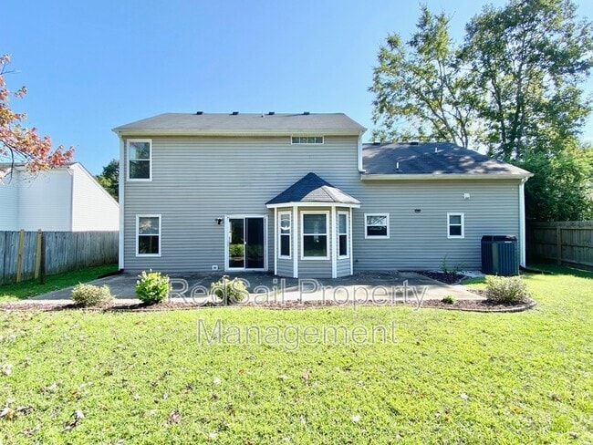 Building Photo - 1319 Pinecroft Ln