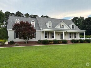 Building Photo - "Spacious Elegance Awaits: 3-Bed, 3.5-Bath...