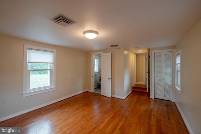 Building Photo - 12475 Rock Point Rd