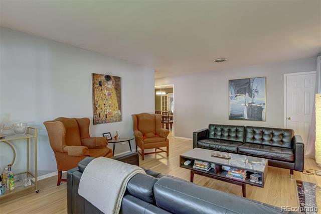 Building Photo - 3124 S Vine Ct