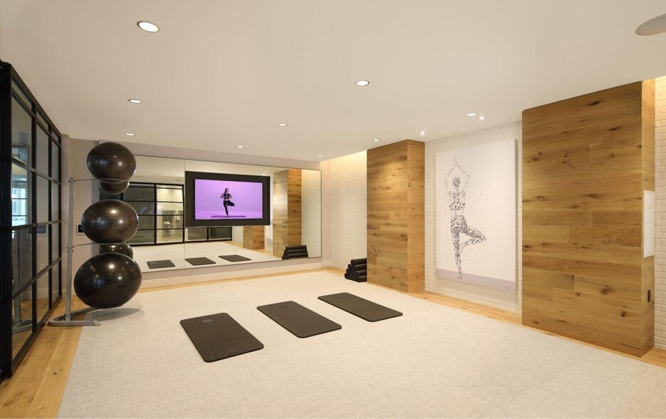 Building Photo - 8525 Chevy Chase Lake Terrace