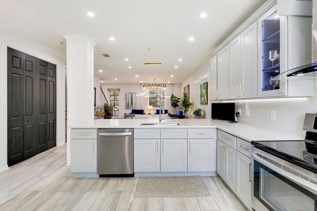 Building Photo - 1472 Corbison Point Pl