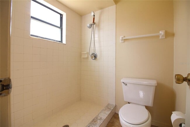 Building Photo - 6324 Highland Gardens Ct