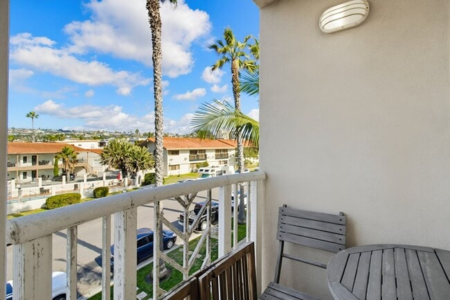 Building Photo - Steps from the Sand - Pacific Beach Townhome, Offered Fully or Partially Furnished